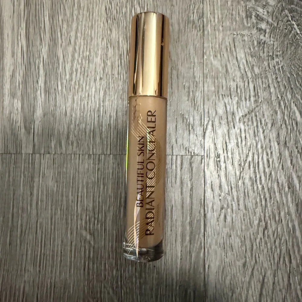 Charlotte Tilbury 10 tan
